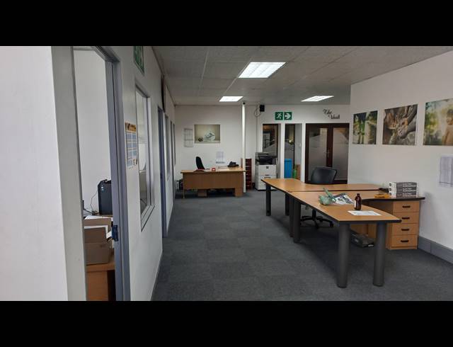 1,100M² BUILDING TO LET IN WESTMEAD